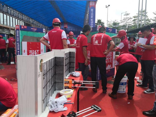 “能工能匠，虹動中國”雨虹瓷磚鑲貼與靚縫競技大賽現場